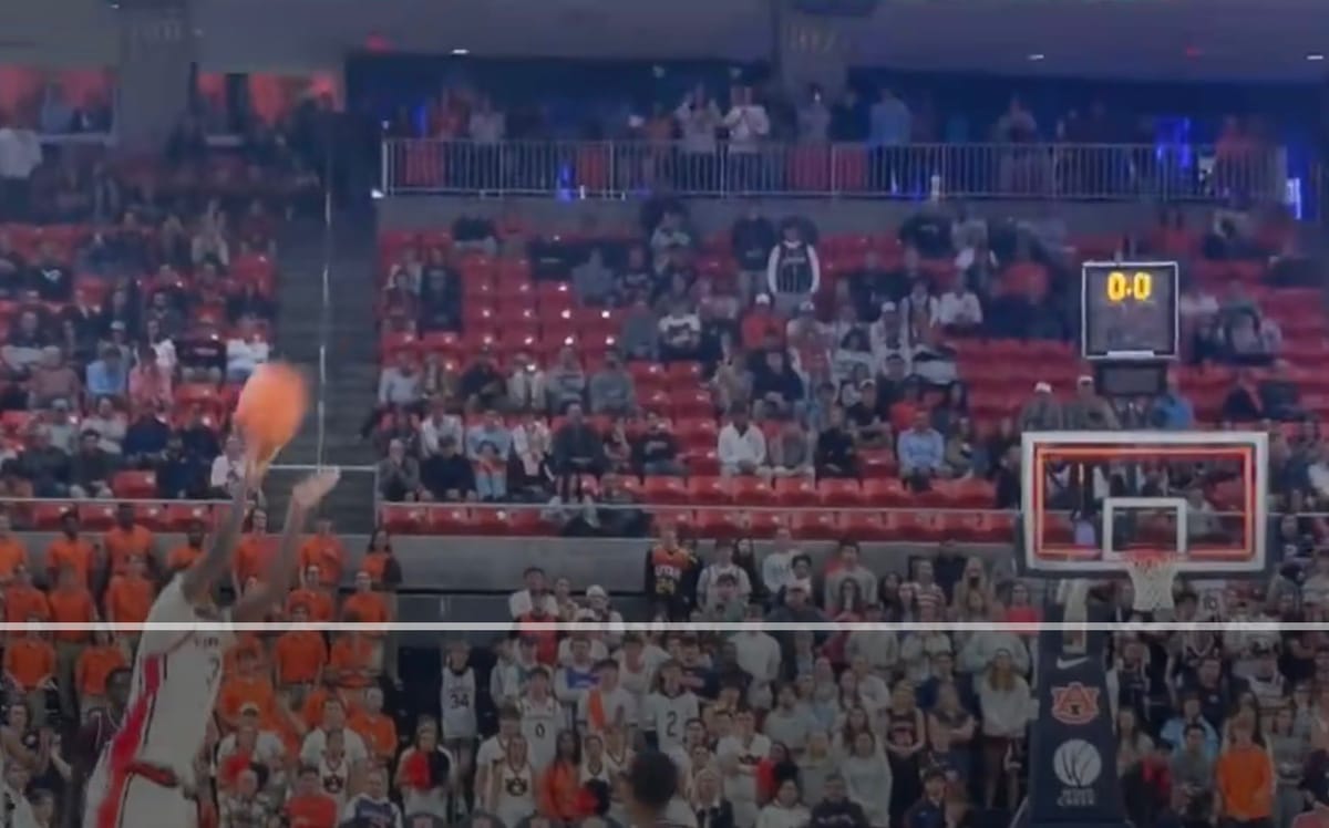 Auburn Loses 90–88 to Texas A&M in Home Heartbreaker